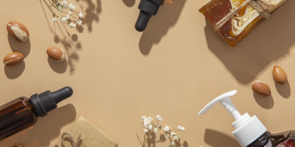 Acheter mieux et moins de cosmétiques : comment optimiser votre routine beauté sans exploser votre budget
